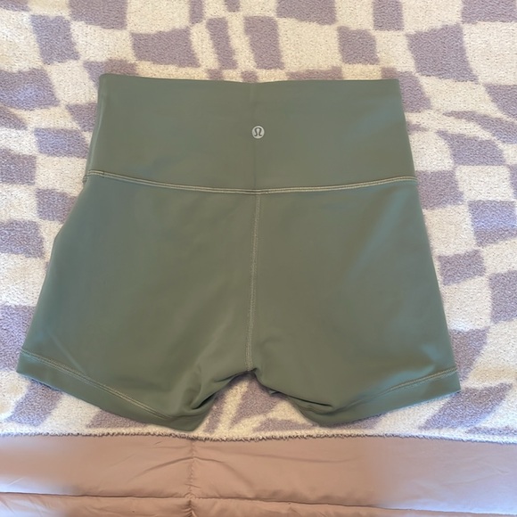 Wunder Train High Rise Short 4” - Picture 3 of 5